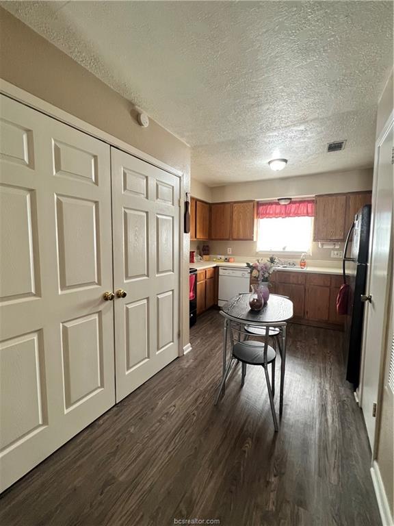 902 Spring Loop Unit: B