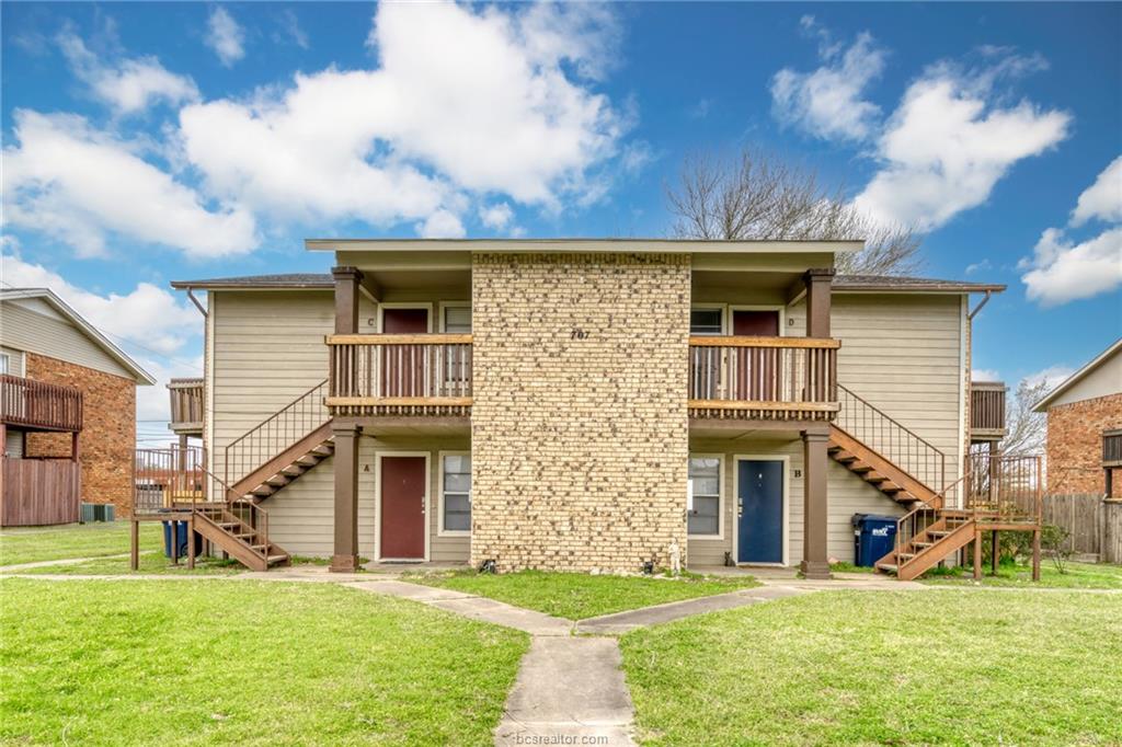 717 Wellesley Court Unit: B