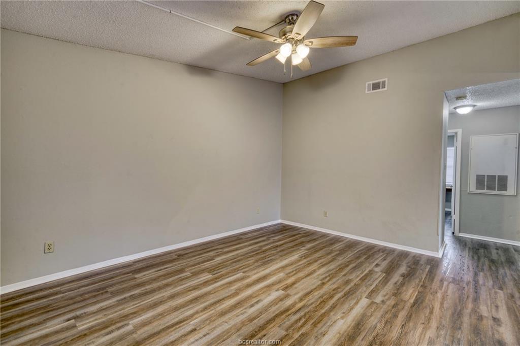 717 Wellesley Court Unit: B