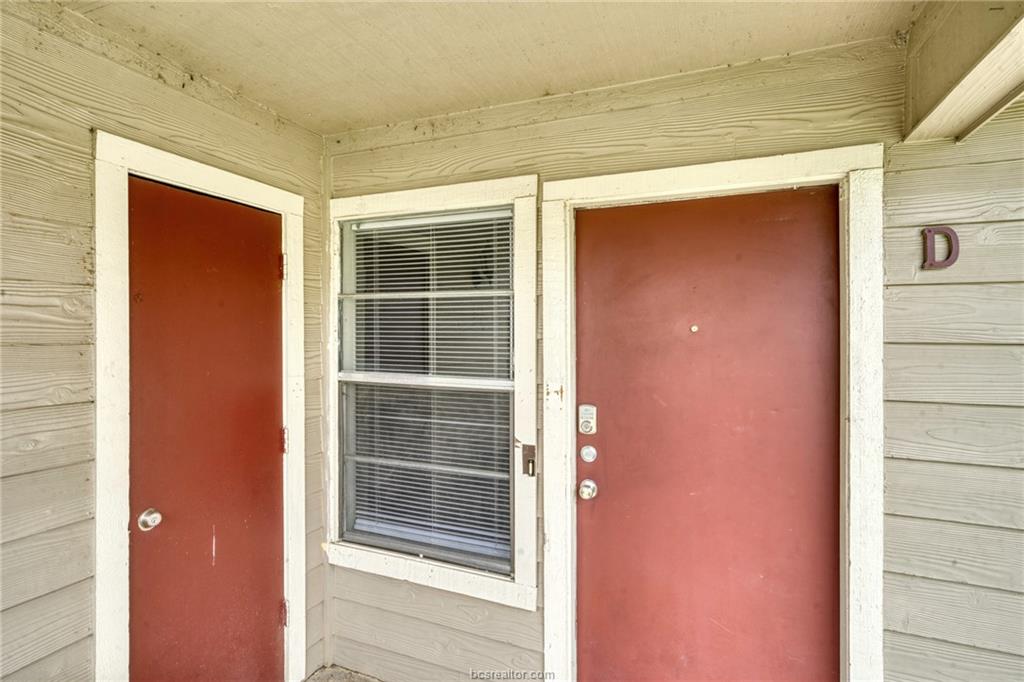 717 Wellesley Court Unit: B