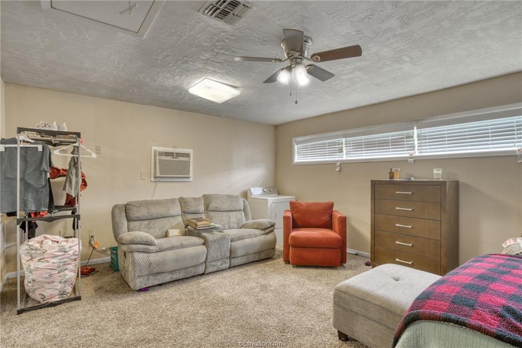 1110 Dexter