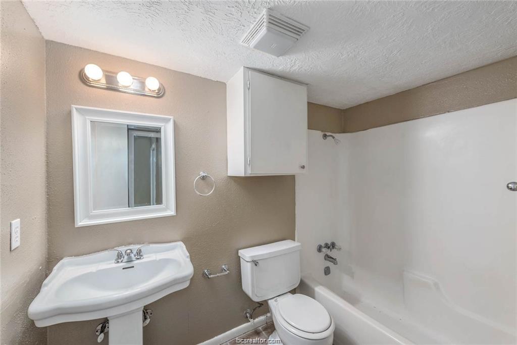 3900 Old College Road Unit: 6
