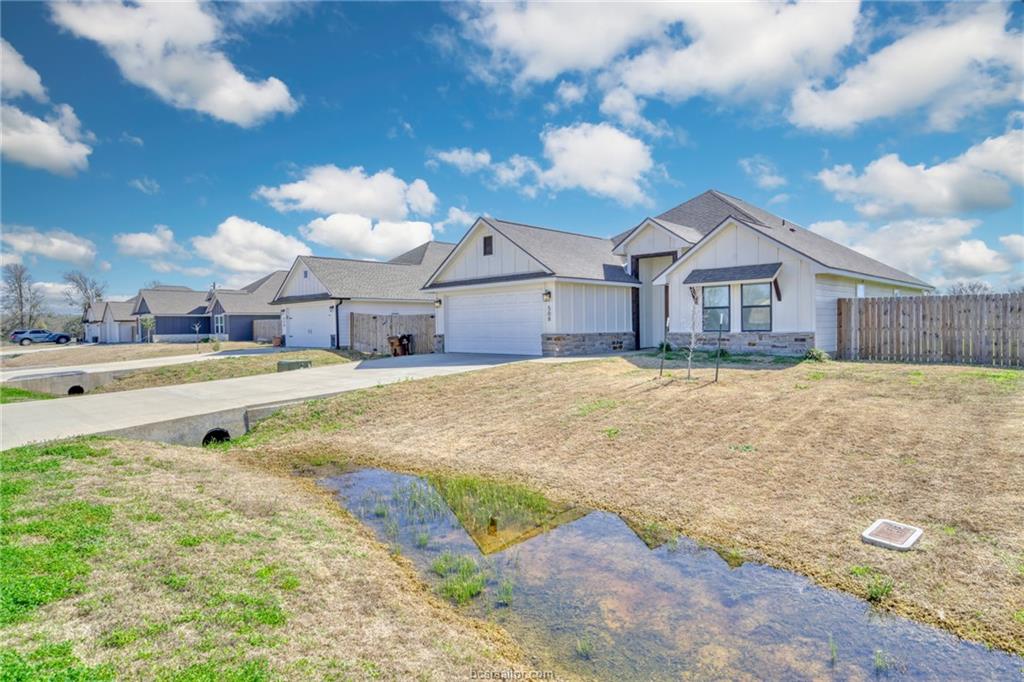 508 Brazos Bend