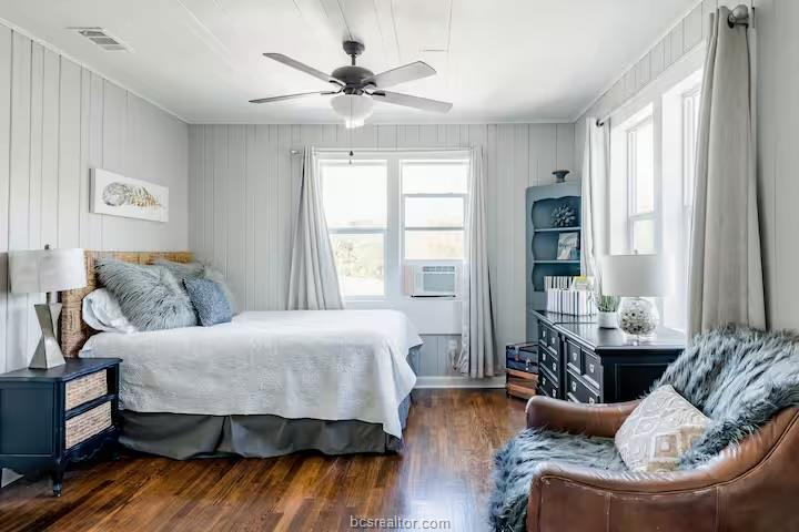 701 GILCHRIST