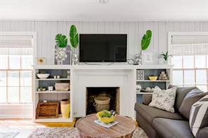 701 GILCHRIST