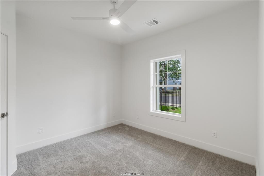 4013 Aspen Street Unit: 114