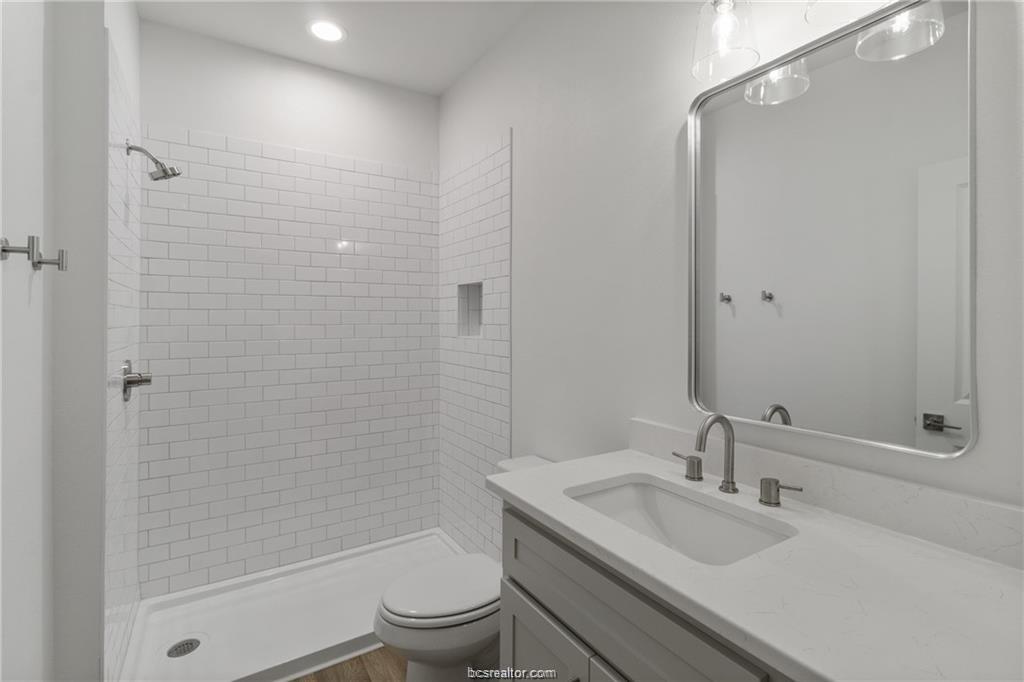 4013 Aspen Street Unit: 114