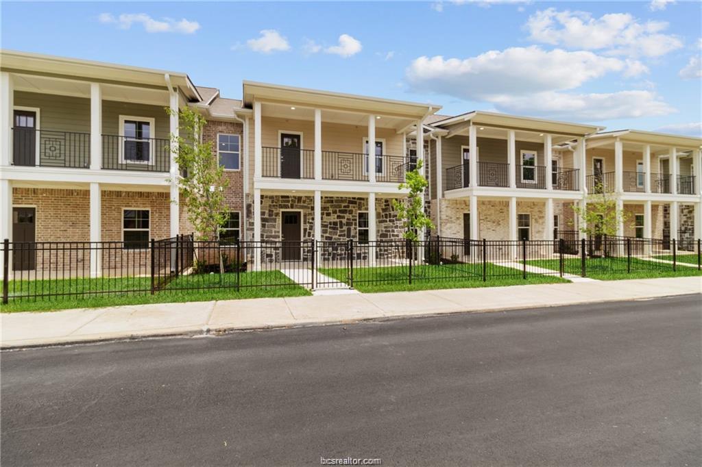 4013 Aspen Street Unit: 114