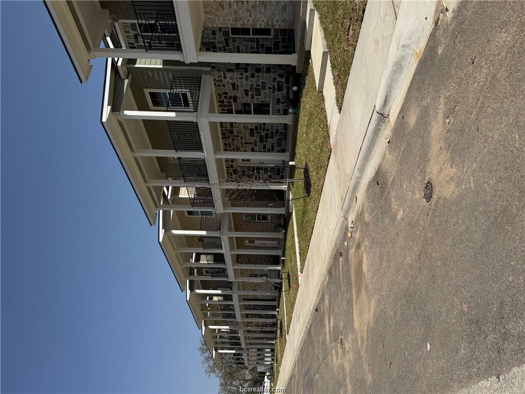 4013 Aspen Street Unit: 124