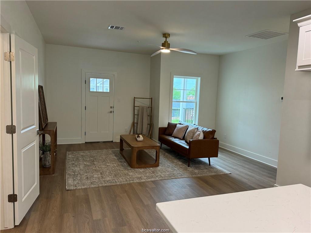 4013 Aspen Street Unit: 124