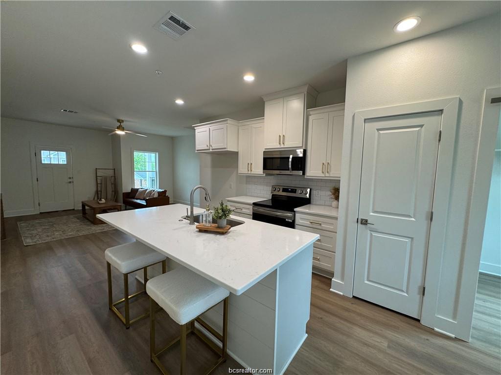4013 Aspen Street Unit: 124