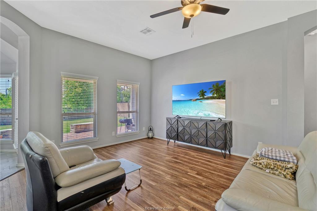 305 TRIUMPH COURT