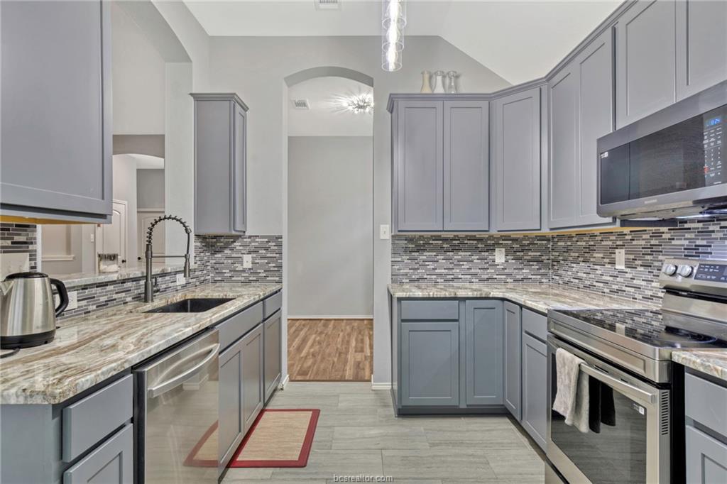 305 TRIUMPH COURT