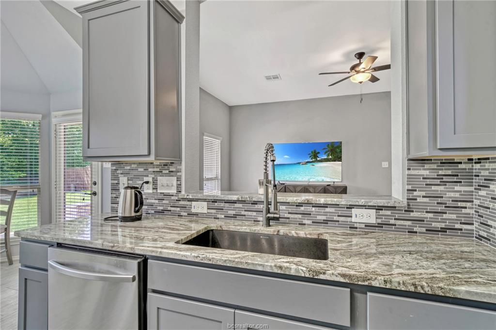 305 TRIUMPH COURT