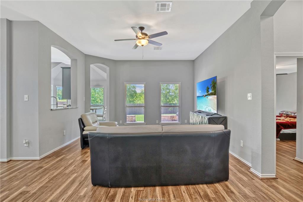 305 TRIUMPH COURT