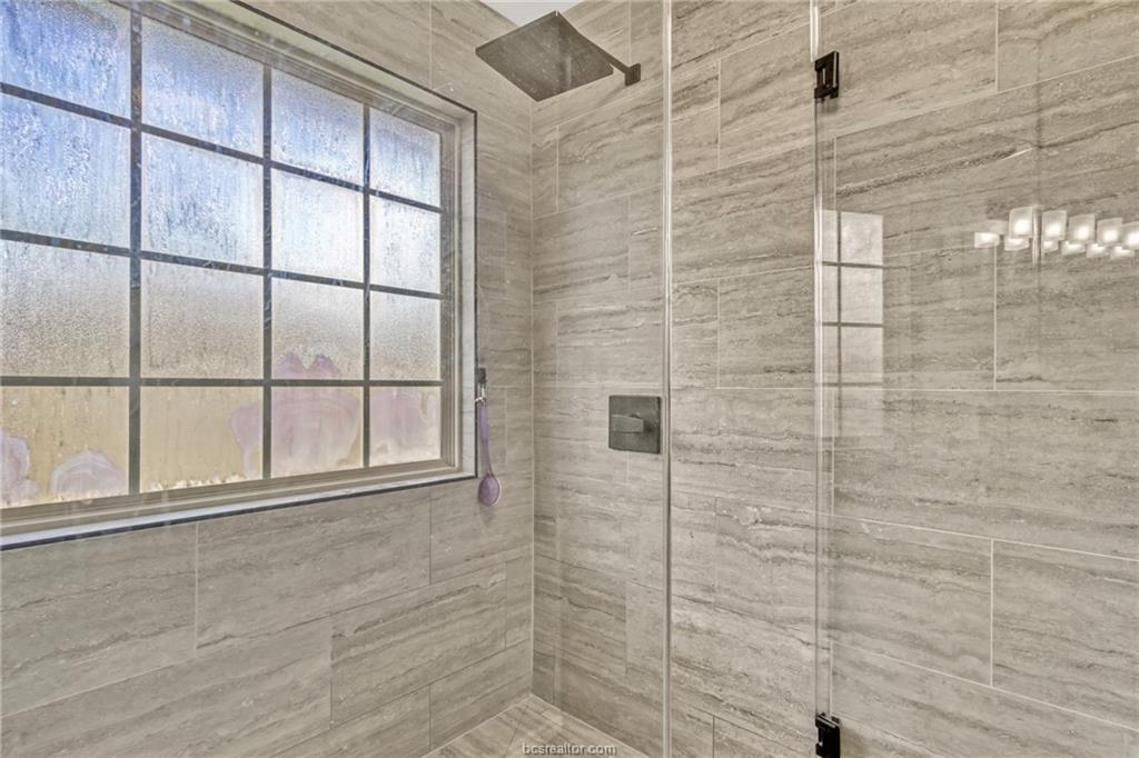 305 TRIUMPH COURT