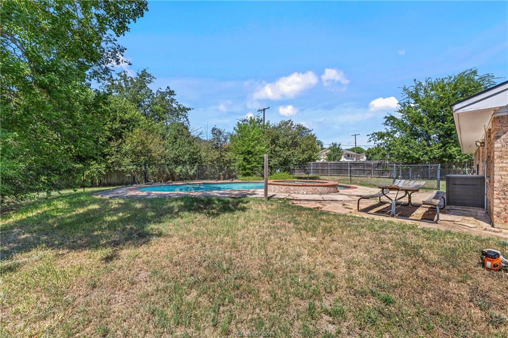3702 Tanglewood Drive