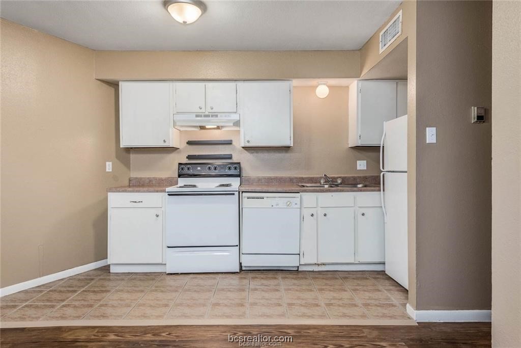 3906 Old College Road Unit: 16