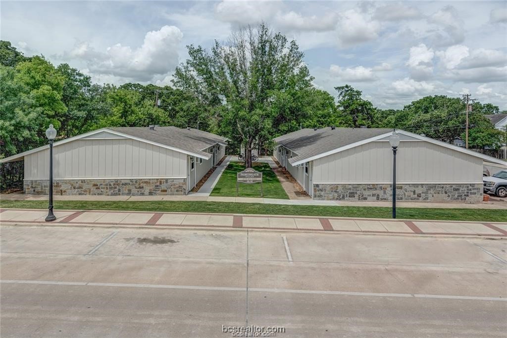 4305 College Main Street Unit: 9