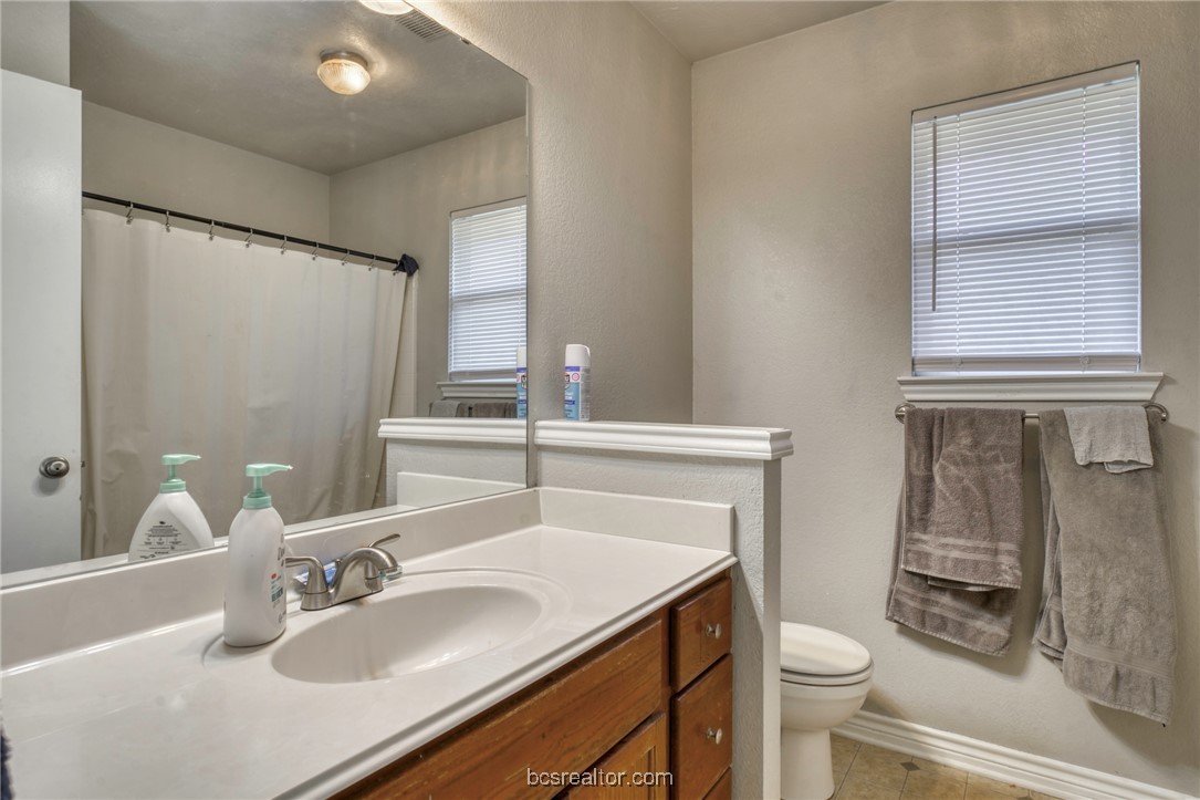 923 Crested Point Drive