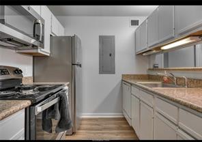 519 Southwest Parkway 103