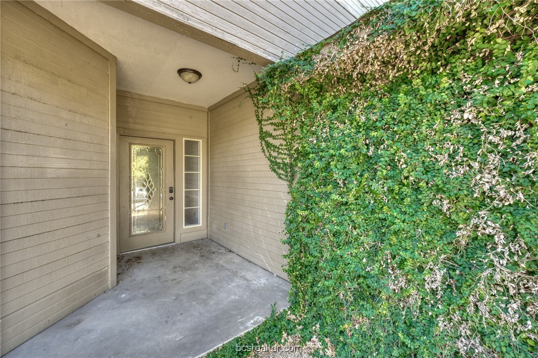 706 Summerglen Drive