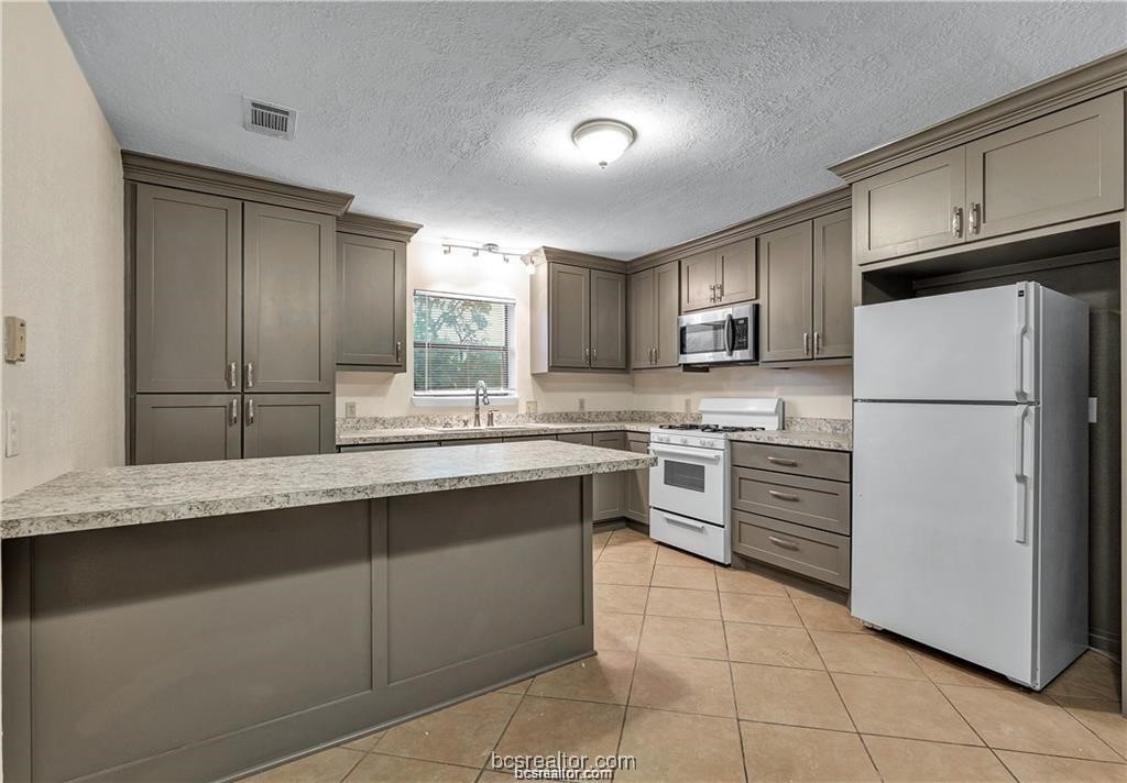 807 Holleman Drive