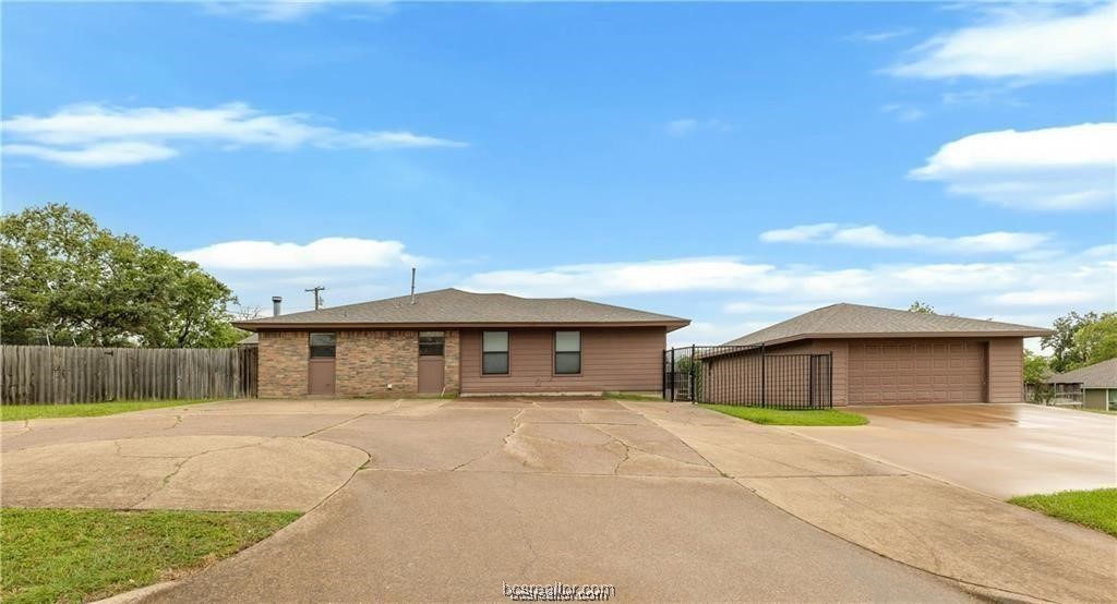 807 Holleman Drive