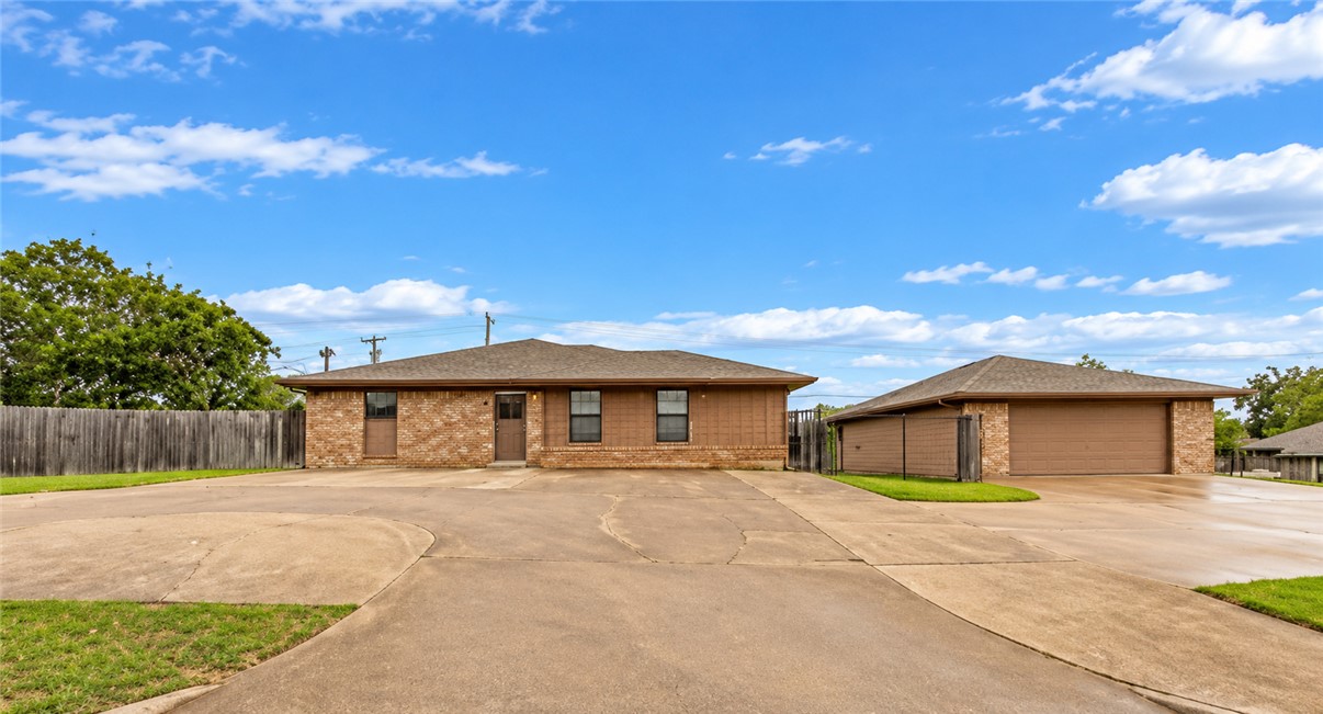 807 Holleman Drive