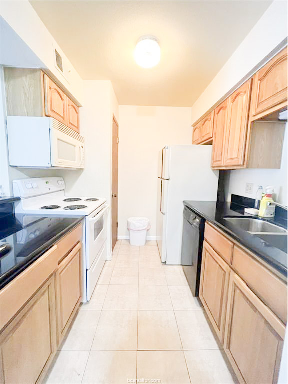 904 University Oaks 106