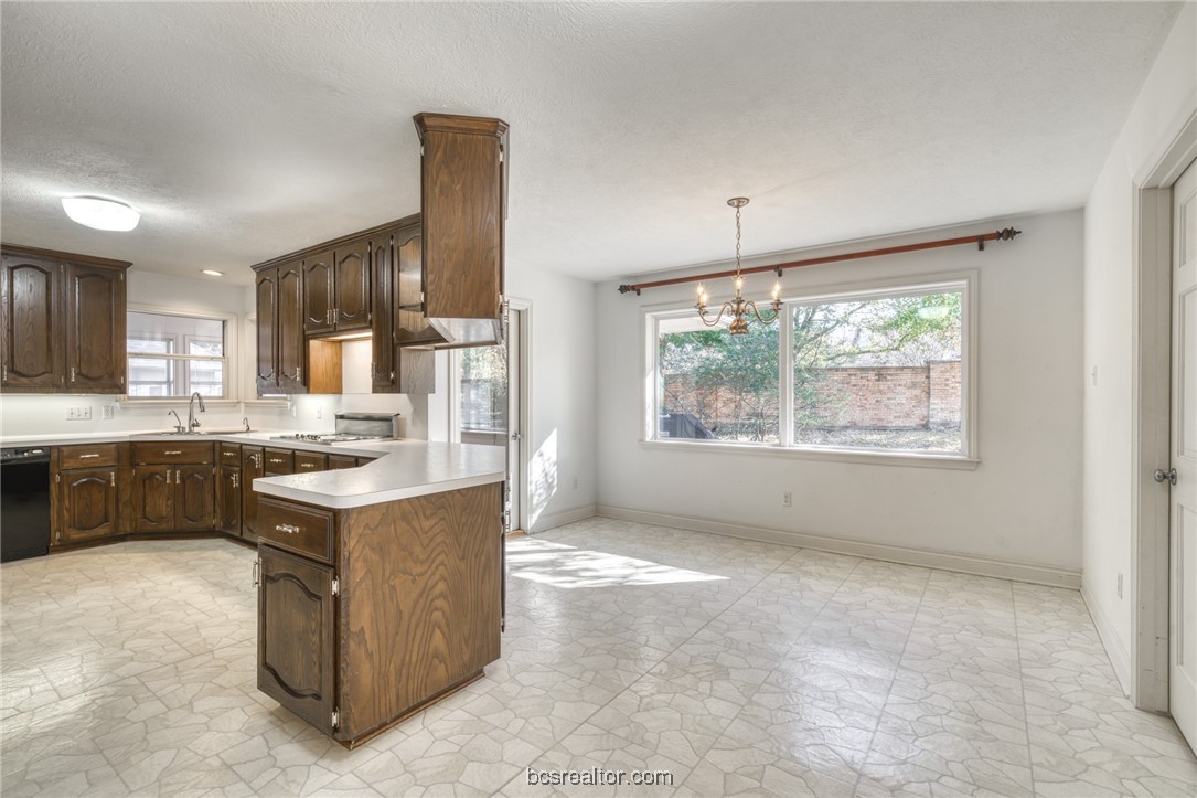 1402 Riverstone Court