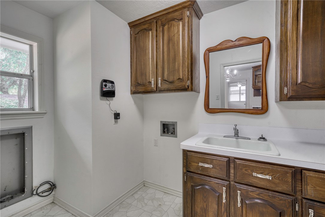 1402 Riverstone Court
