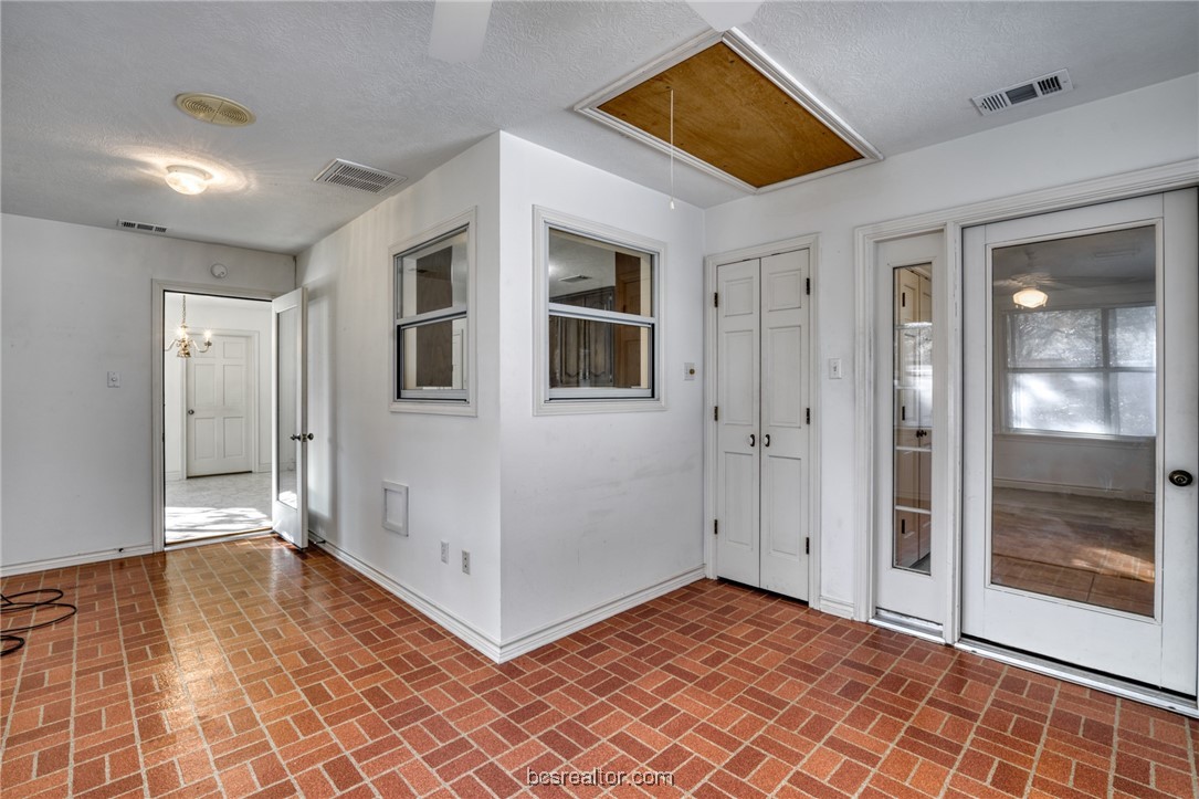 1402 Riverstone Court