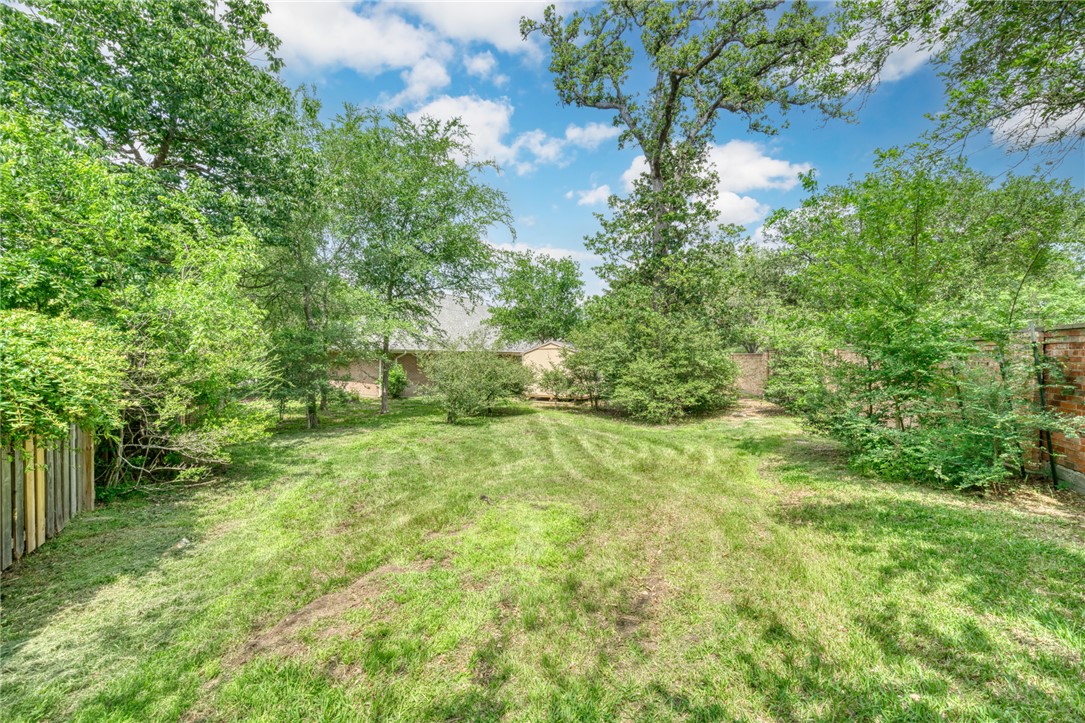 1402 Riverstone Court