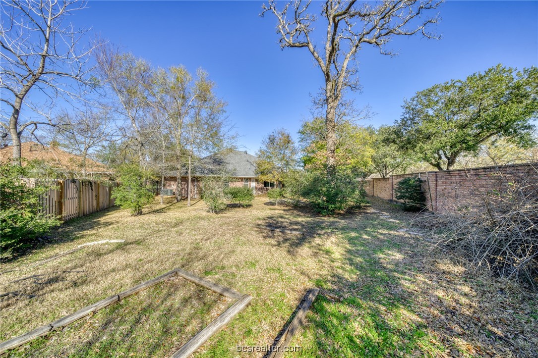 1402 Riverstone Court