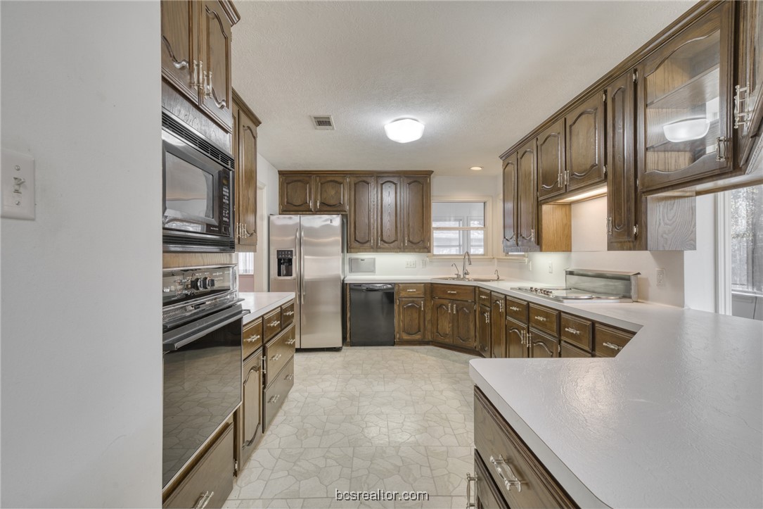 1402 Riverstone Court