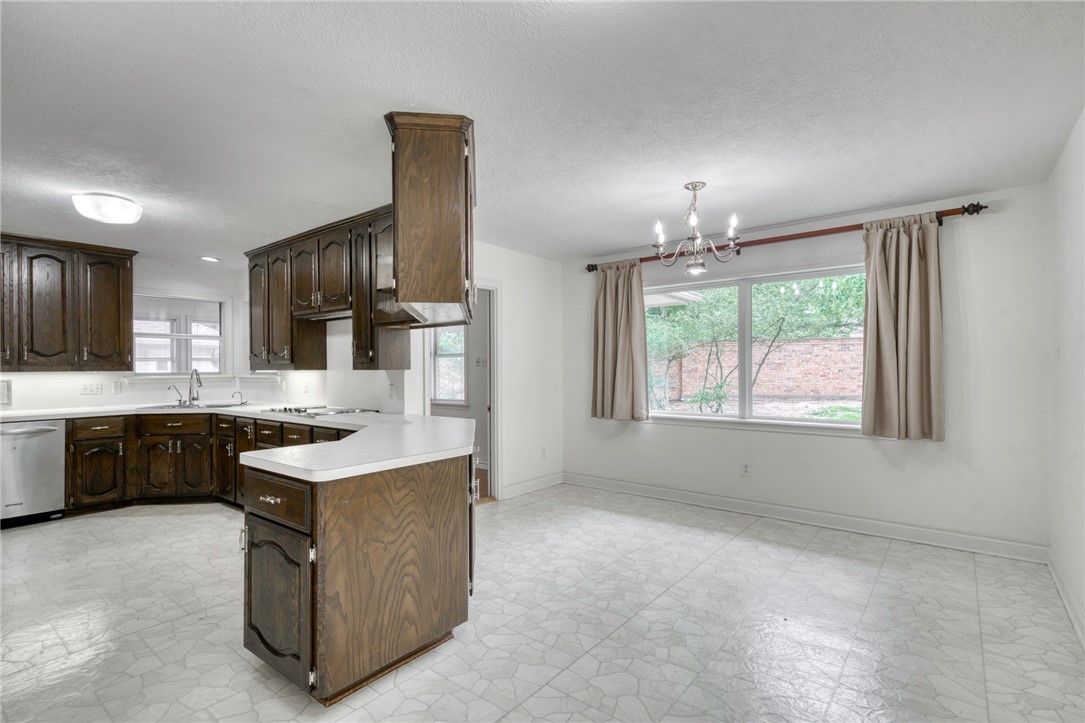 1402 Riverstone Court