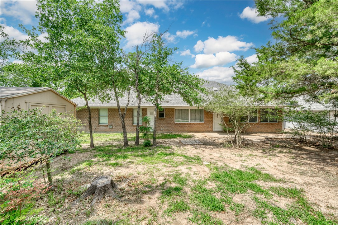 1402 Riverstone Court