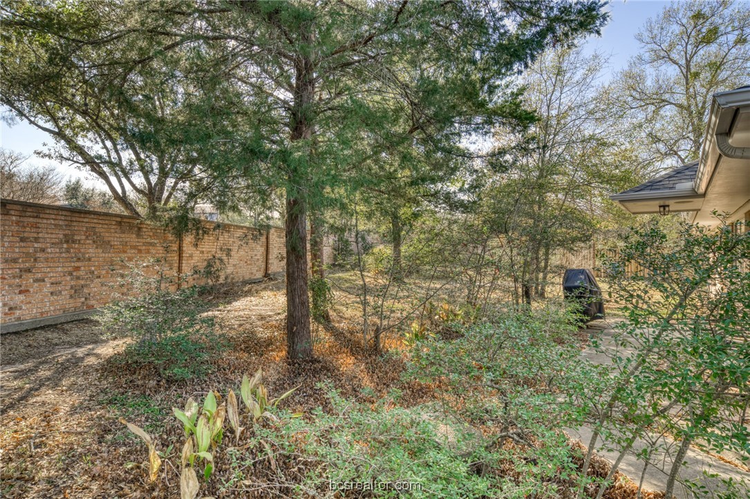 1402 Riverstone Court