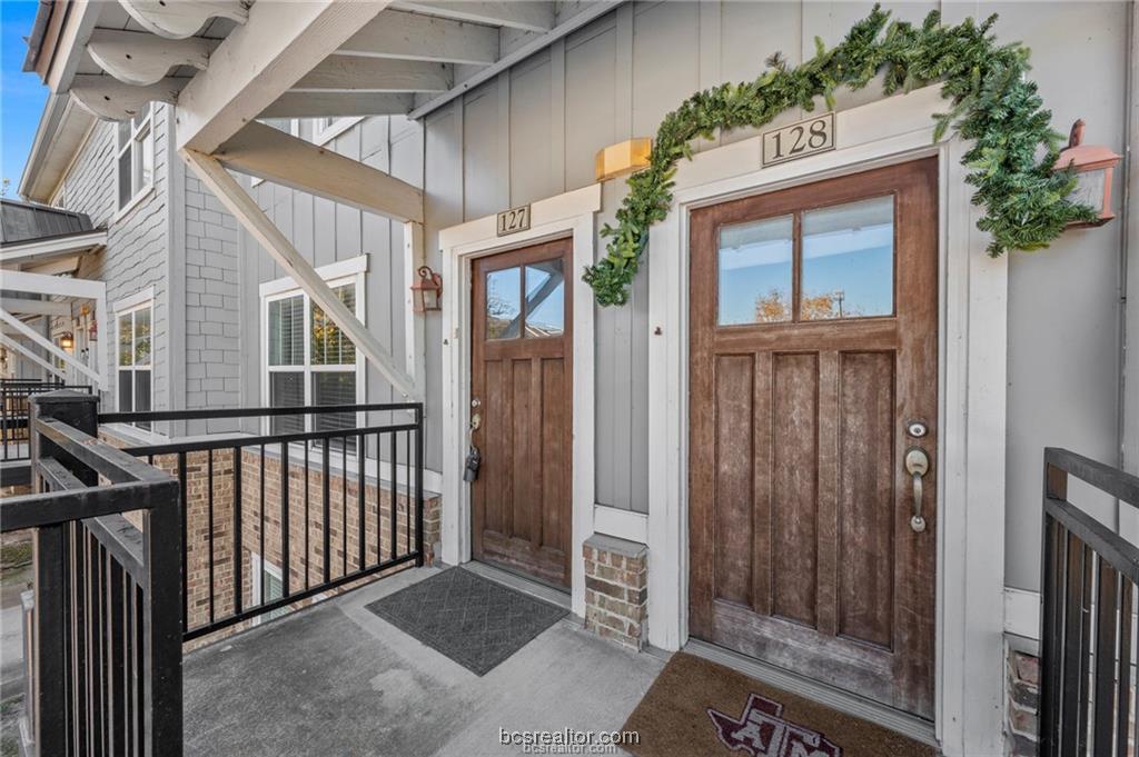 1725 Harvey Mitchell Parkway S 127