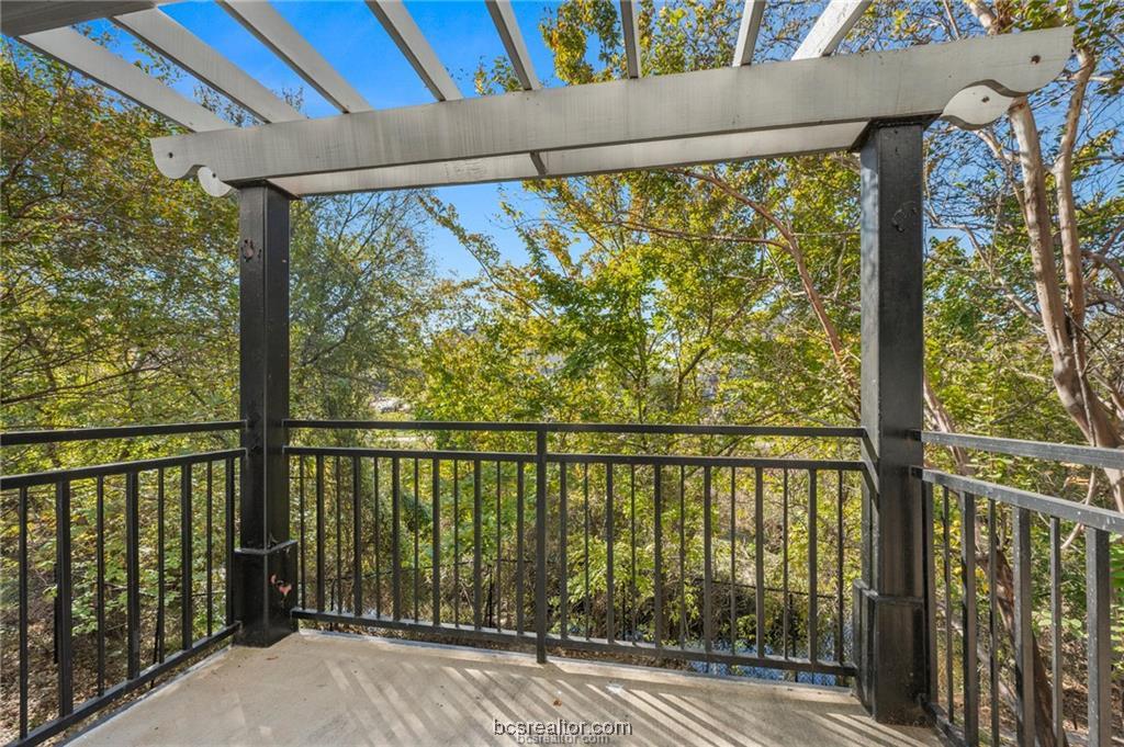 1725 Harvey Mitchell Parkway S 127