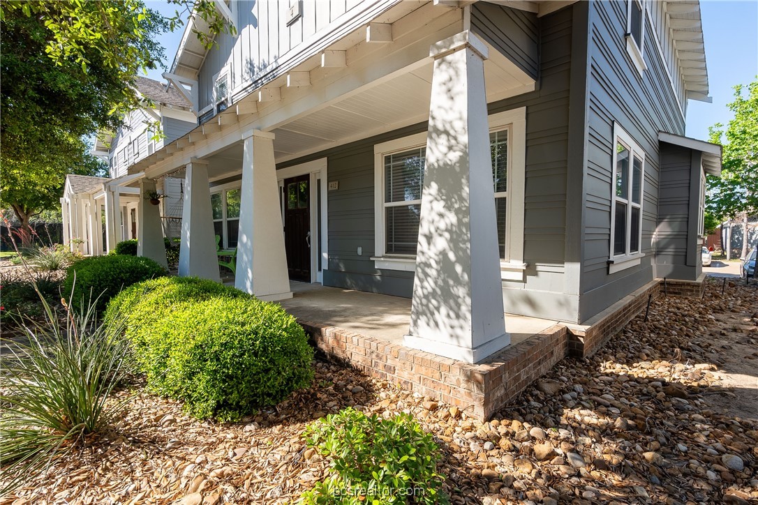 1725 South Harvey Mitchell Pkway 412