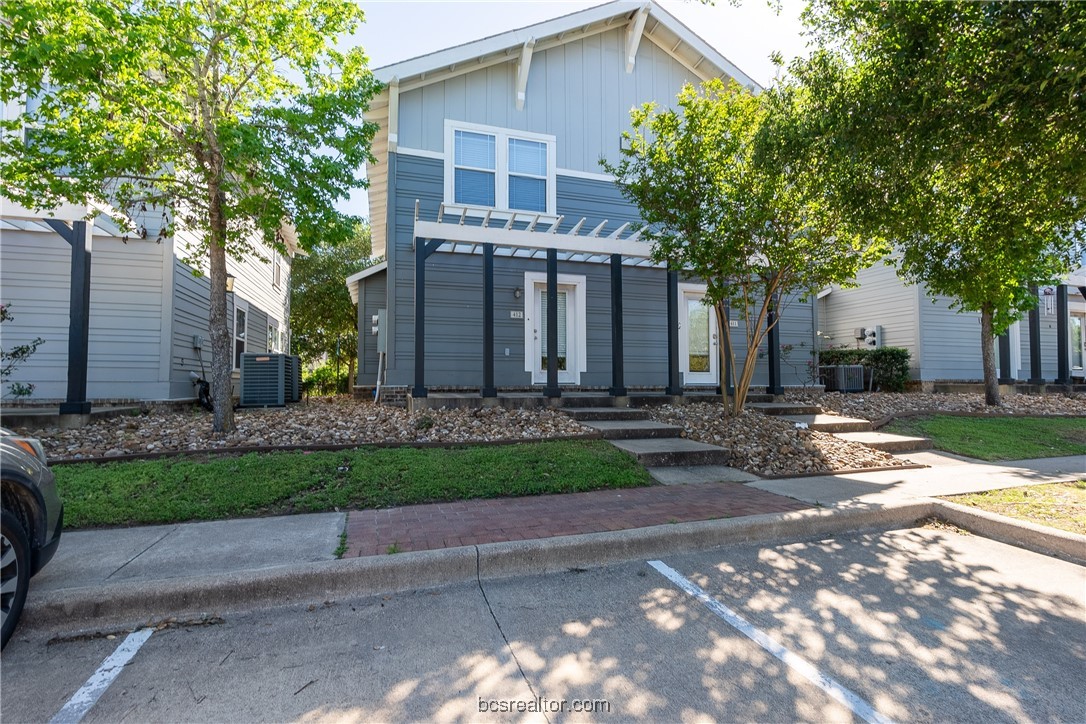 1725 South Harvey Mitchell Pkway 412