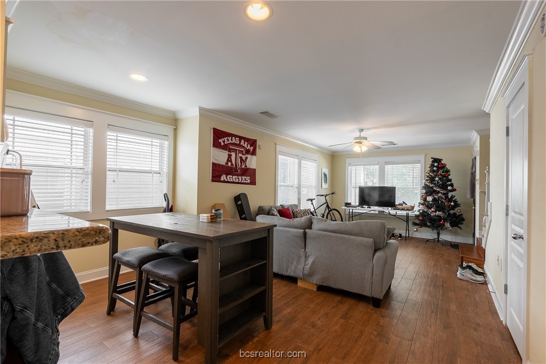 1725 South Harvey Mitchell Pkway 412