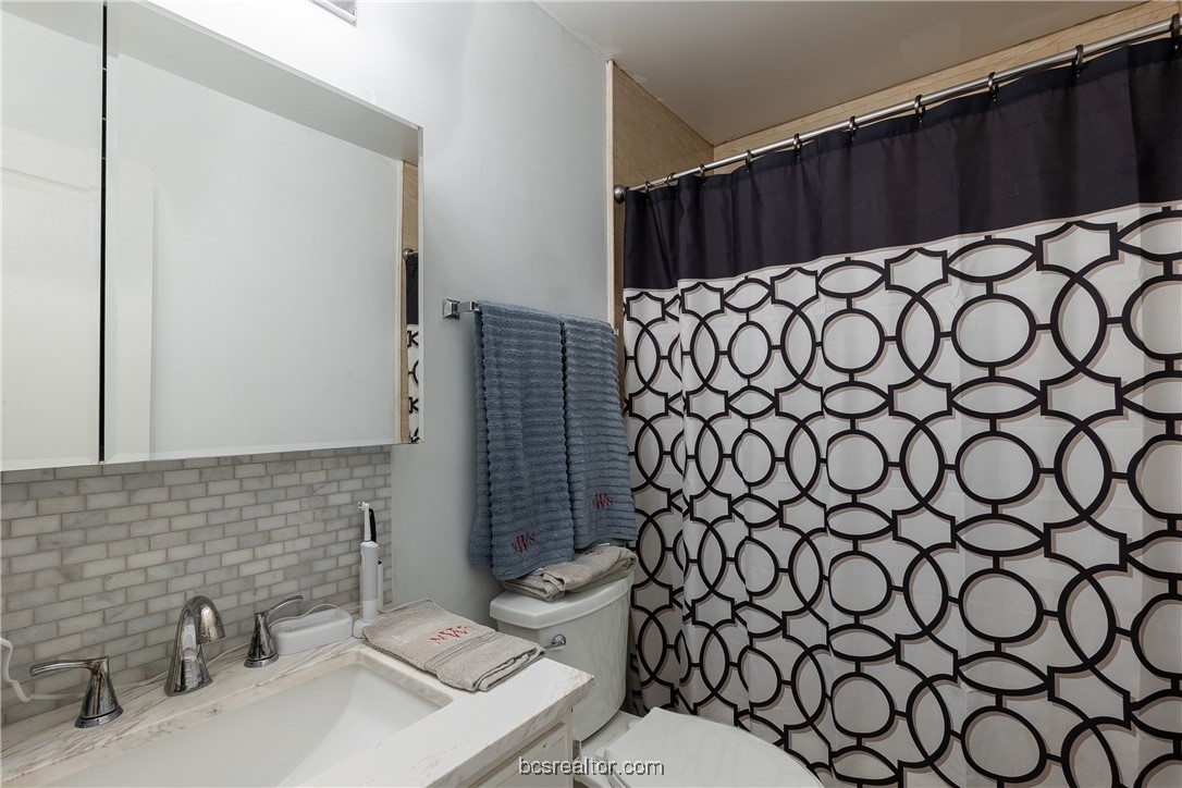 1725 South Harvey Mitchell Pkway 412