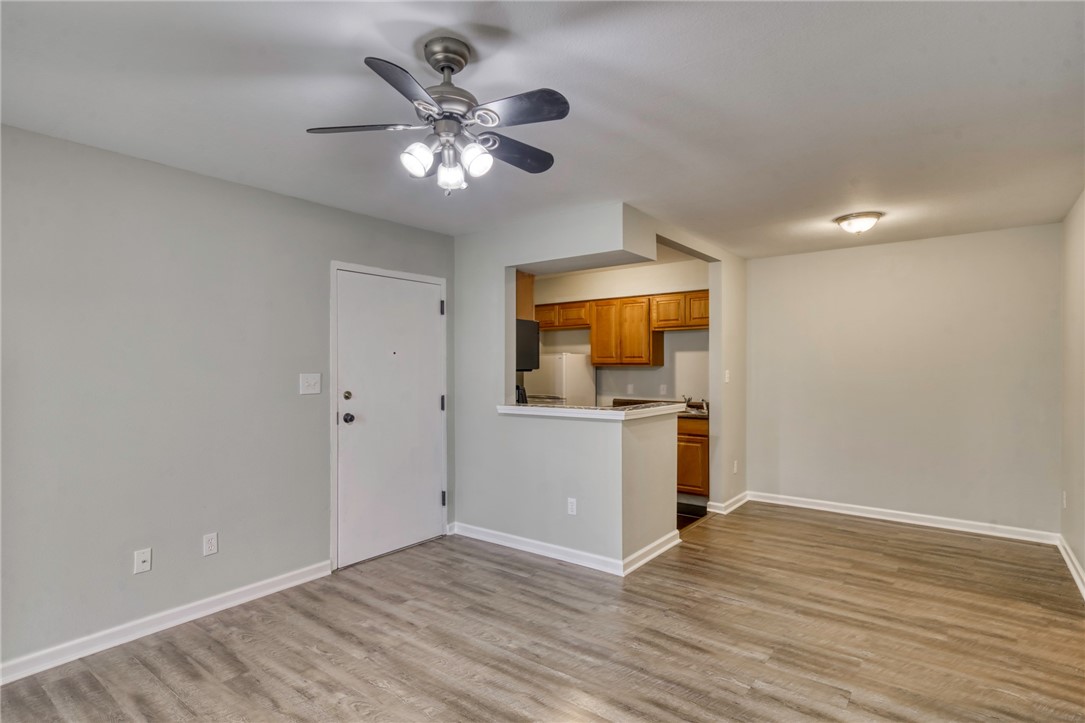 904 University Oaks Boulevard 117