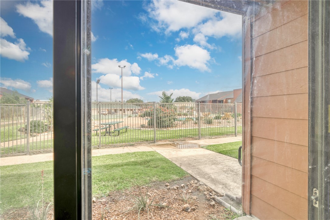 904 University Oaks Boulevard 117