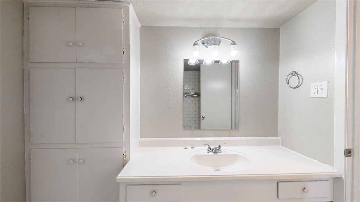 3800 East 29th Street 18