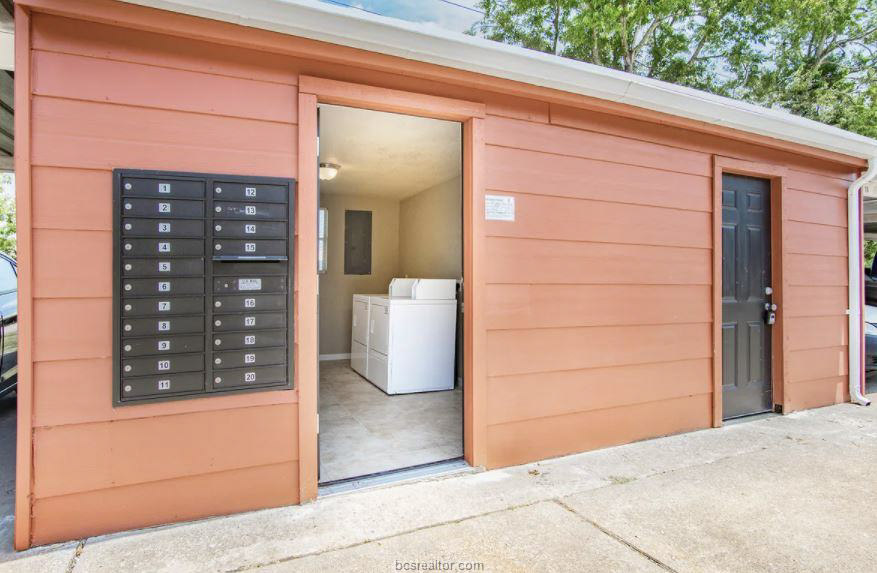 3800 East 29th Street 18