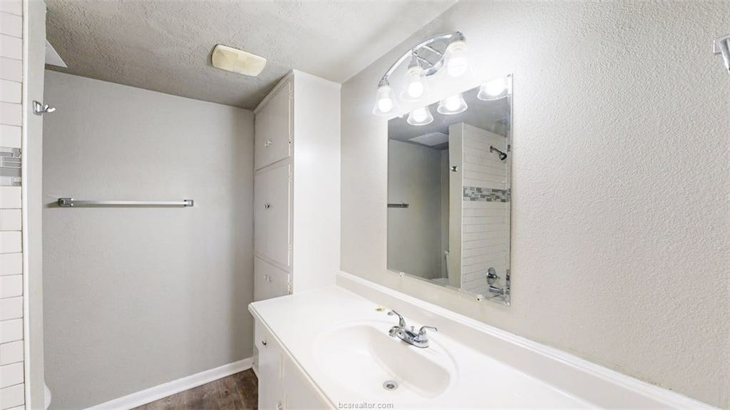 3800 East 29th Street 18